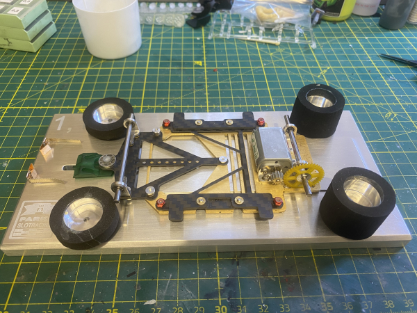Bau und Bodenfreiheitsbrett 1,1mm Alu gefräst